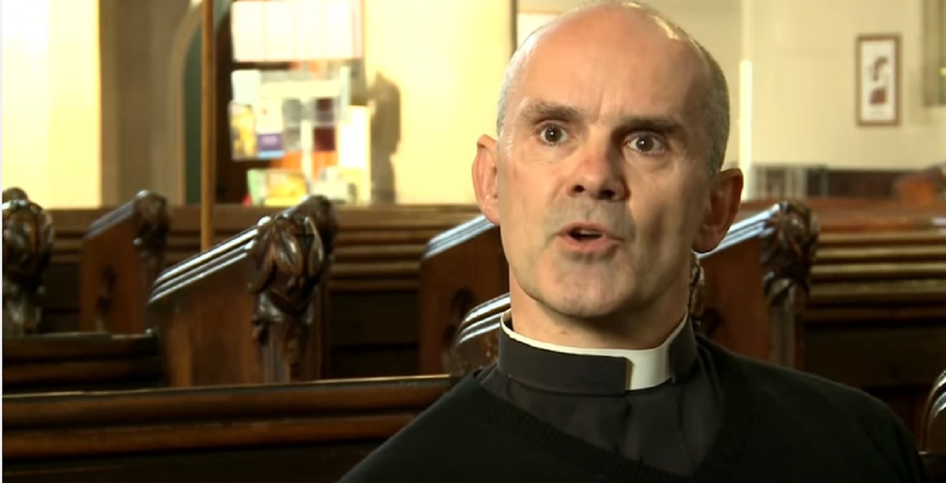 Oxford college appoints married gay vicar as chaplain
