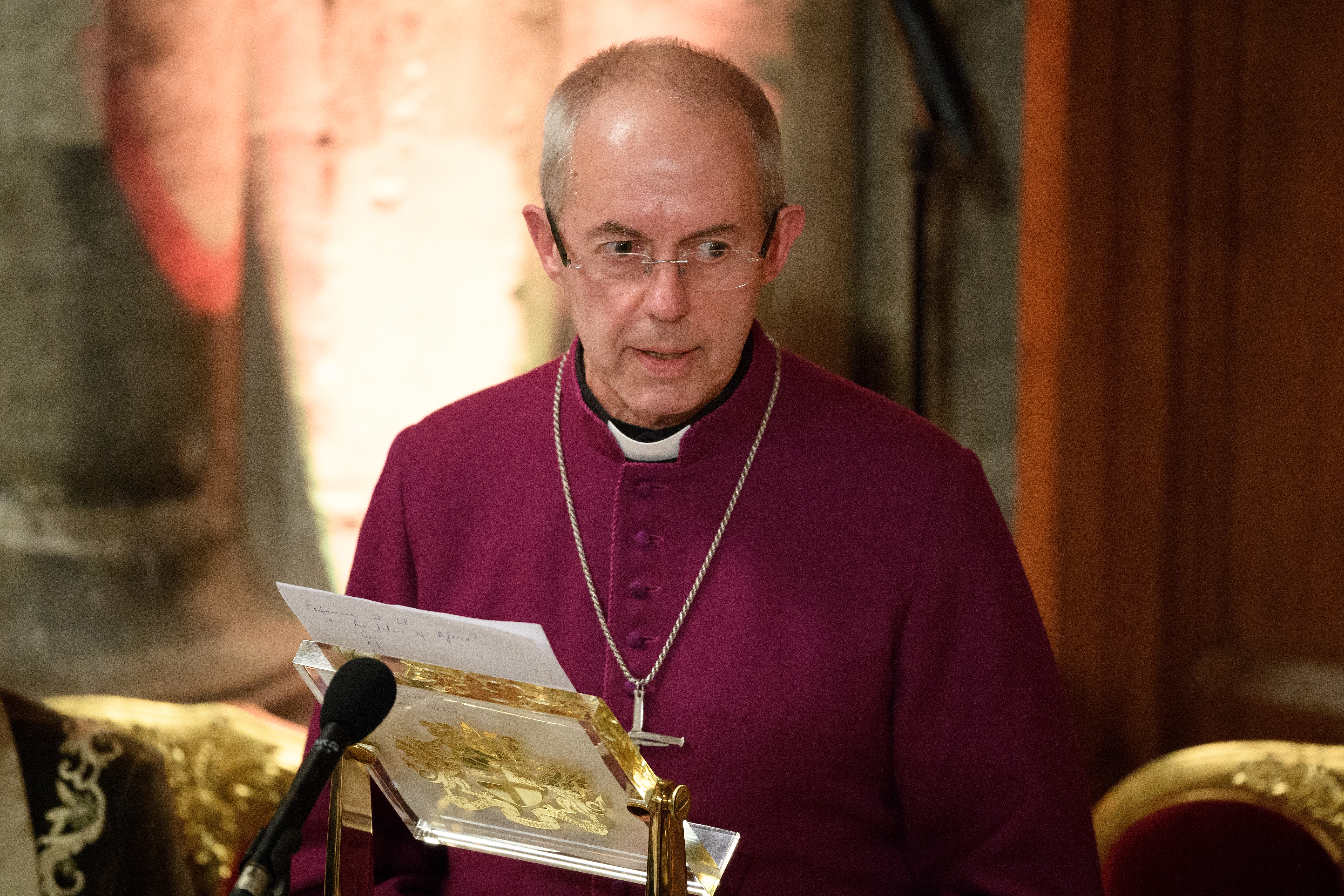 Church of England pressed to end ban on same-sex marriage