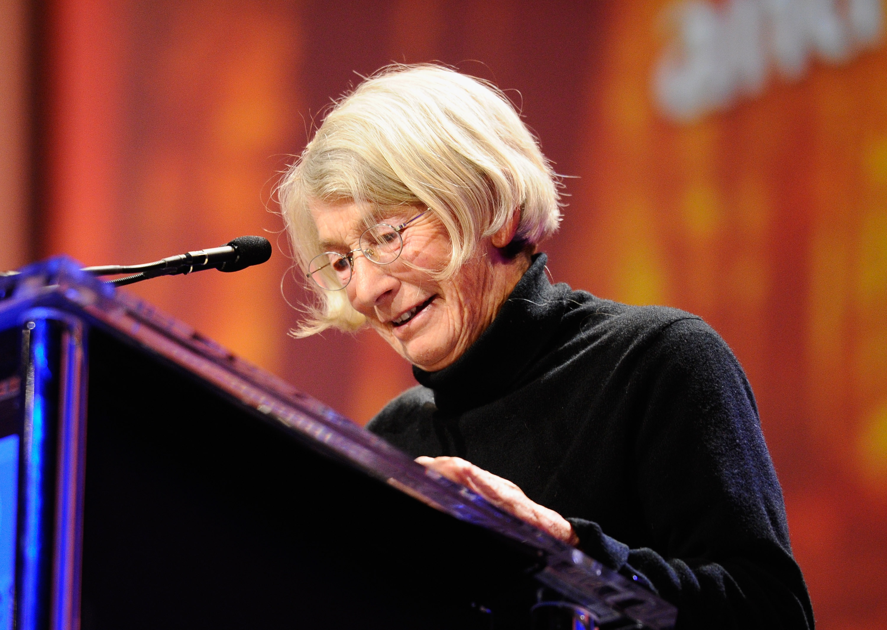 Mary Oliver: 10 quotes from the Pulitzer-winning lesbian poet