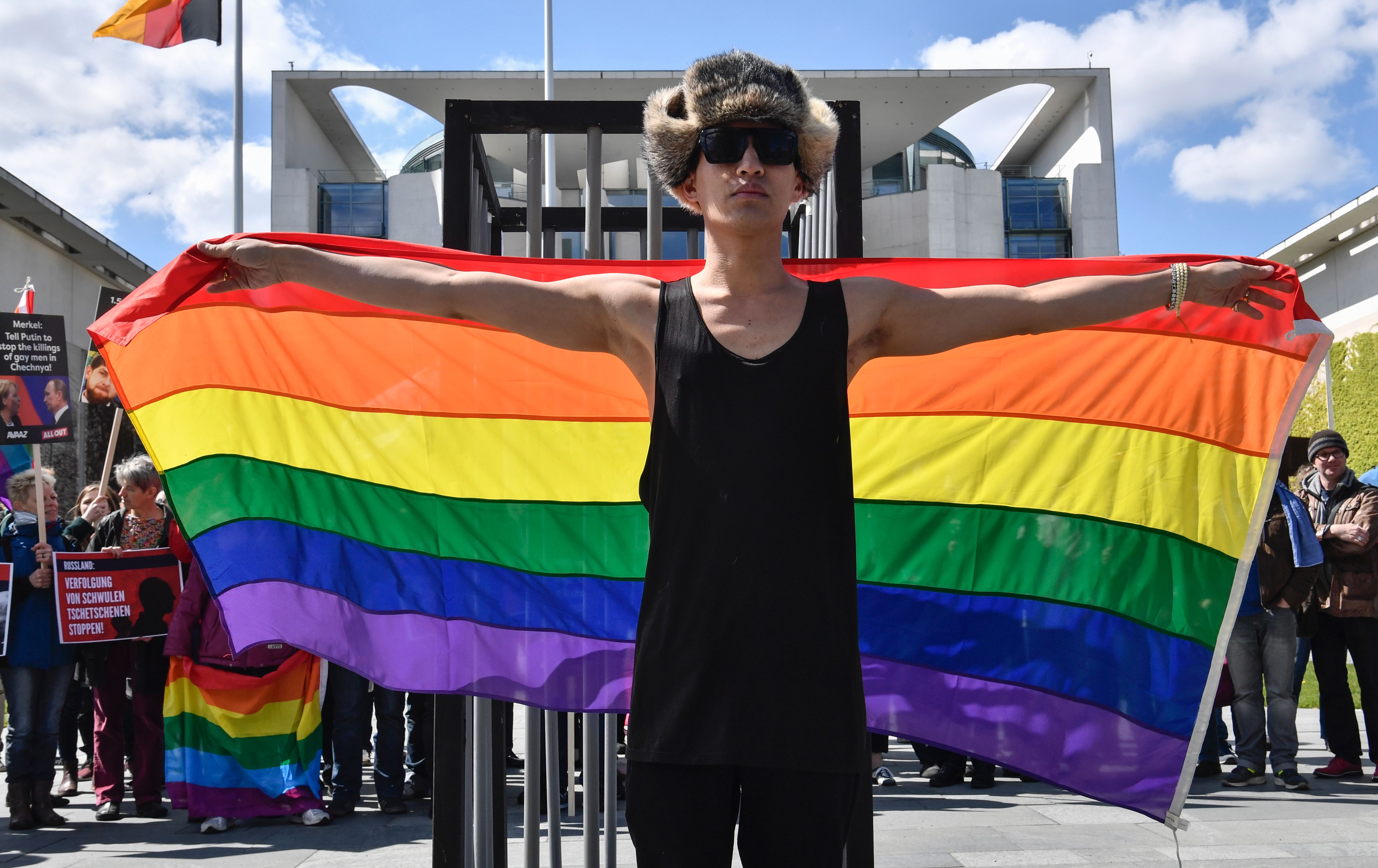 Russian LGBT activists arrested in St.Petersburg Day of Silence protest