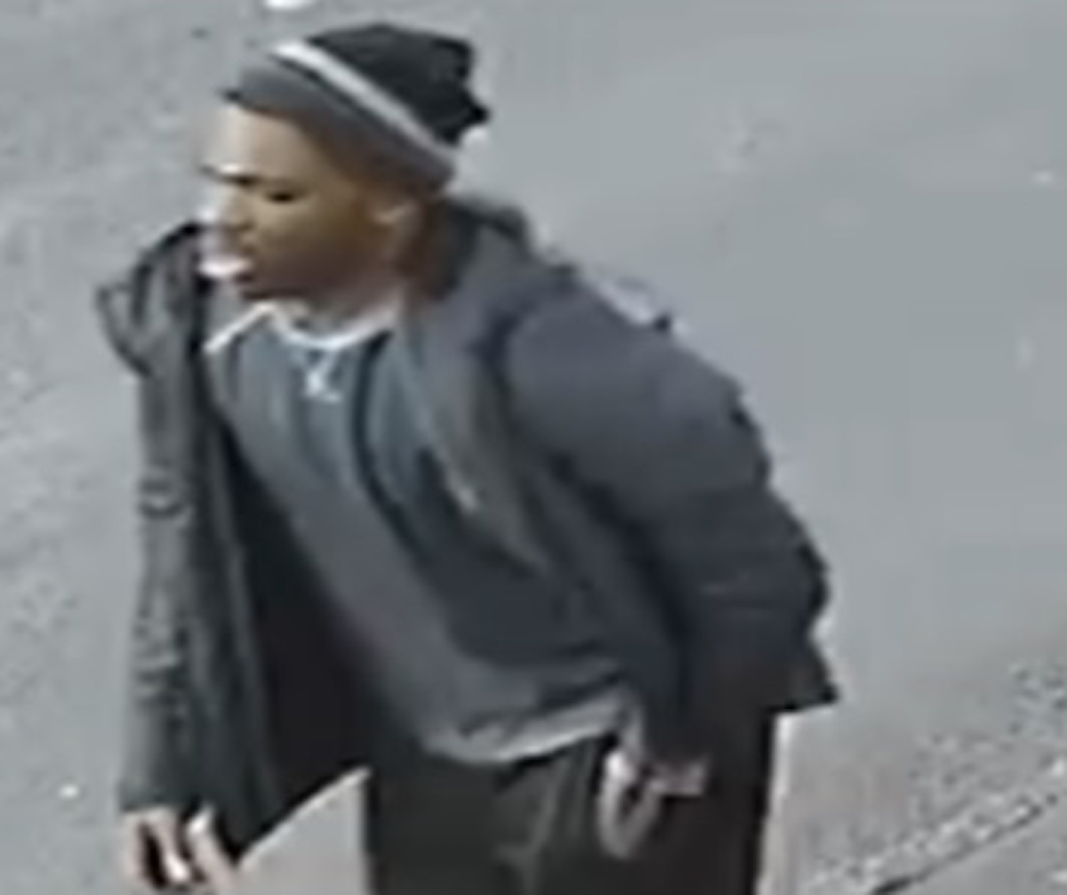 Police hunt for suspect after stabbing man met on Grindr