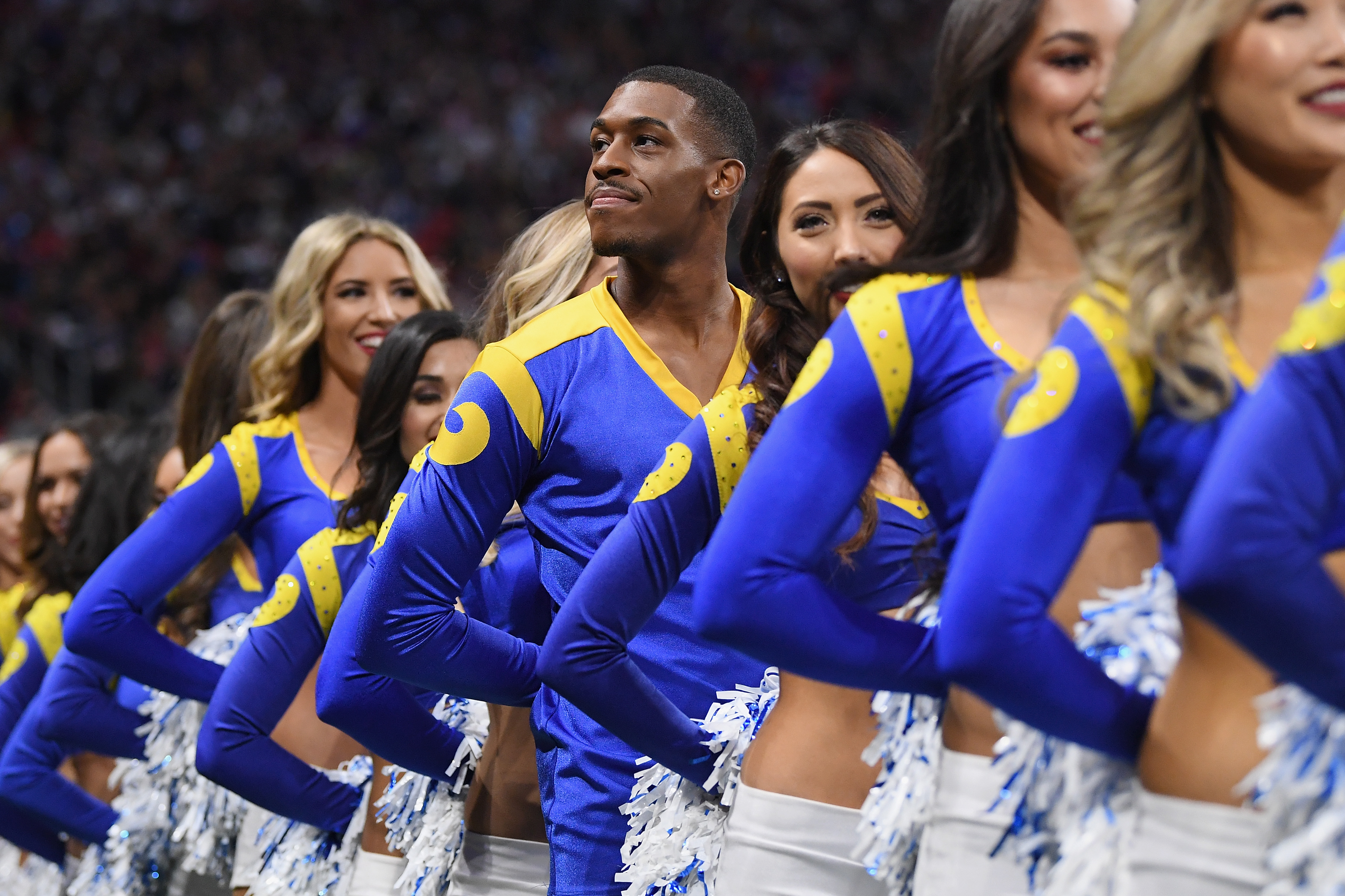 Male cheerleaders make history at Super Bowl