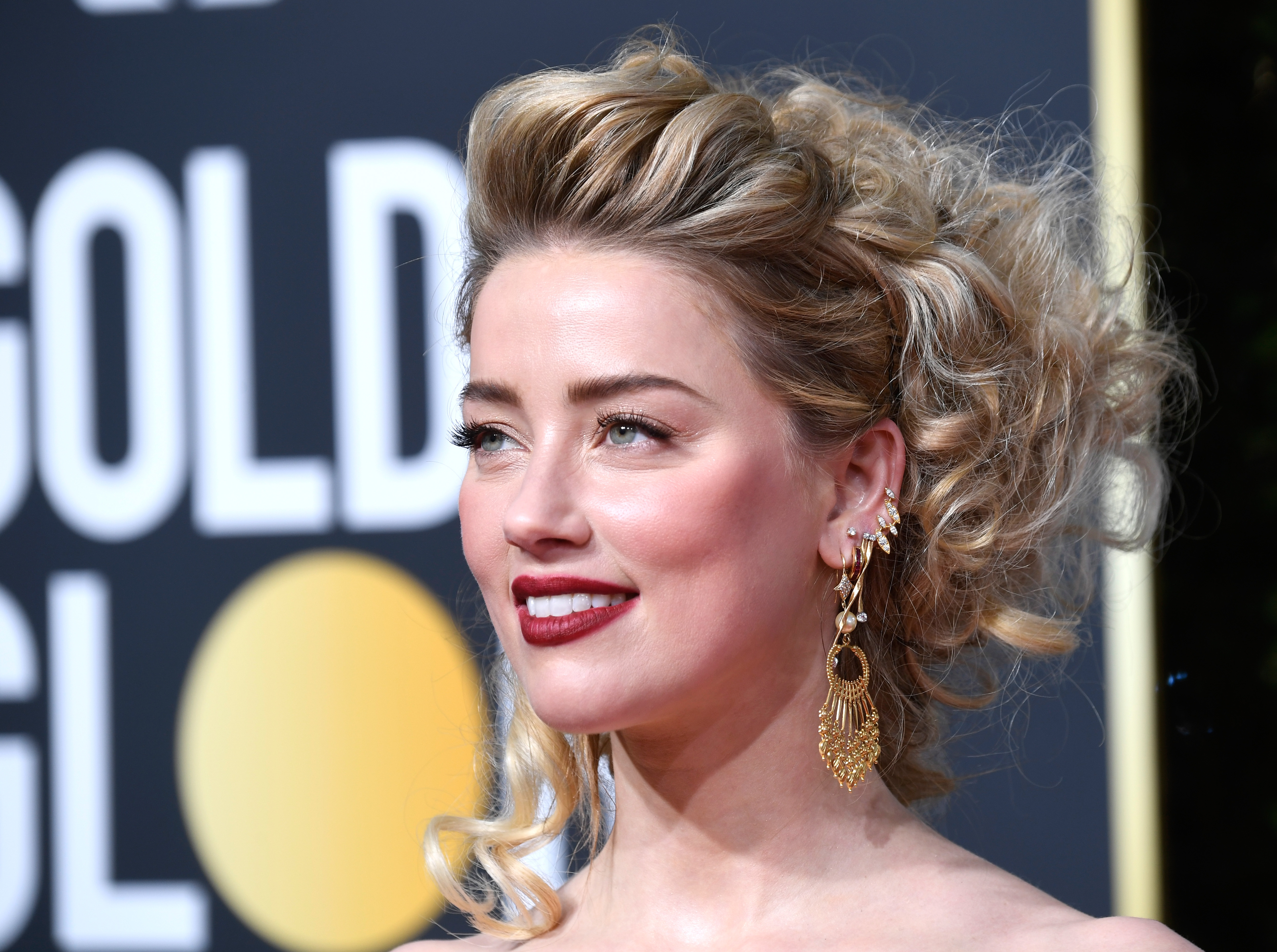 Amber Heard came out 'to show being bisexual isn't wrong'