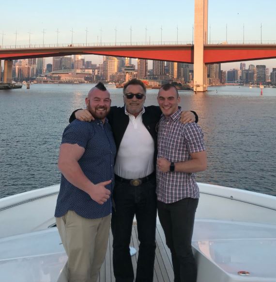 Arnold Schwarzenegger congratulates gay strongman Rob Kearney on his marriage