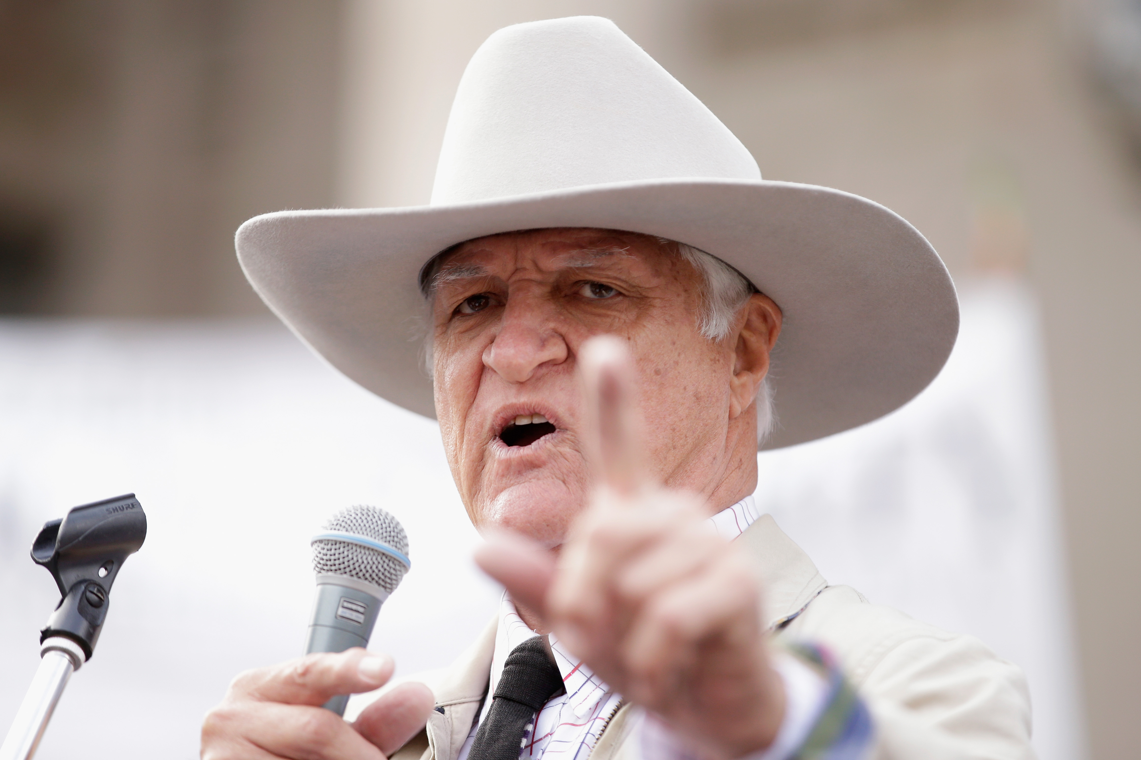 Australian MP Bob Katter says being gay is 'a fashion trend'
