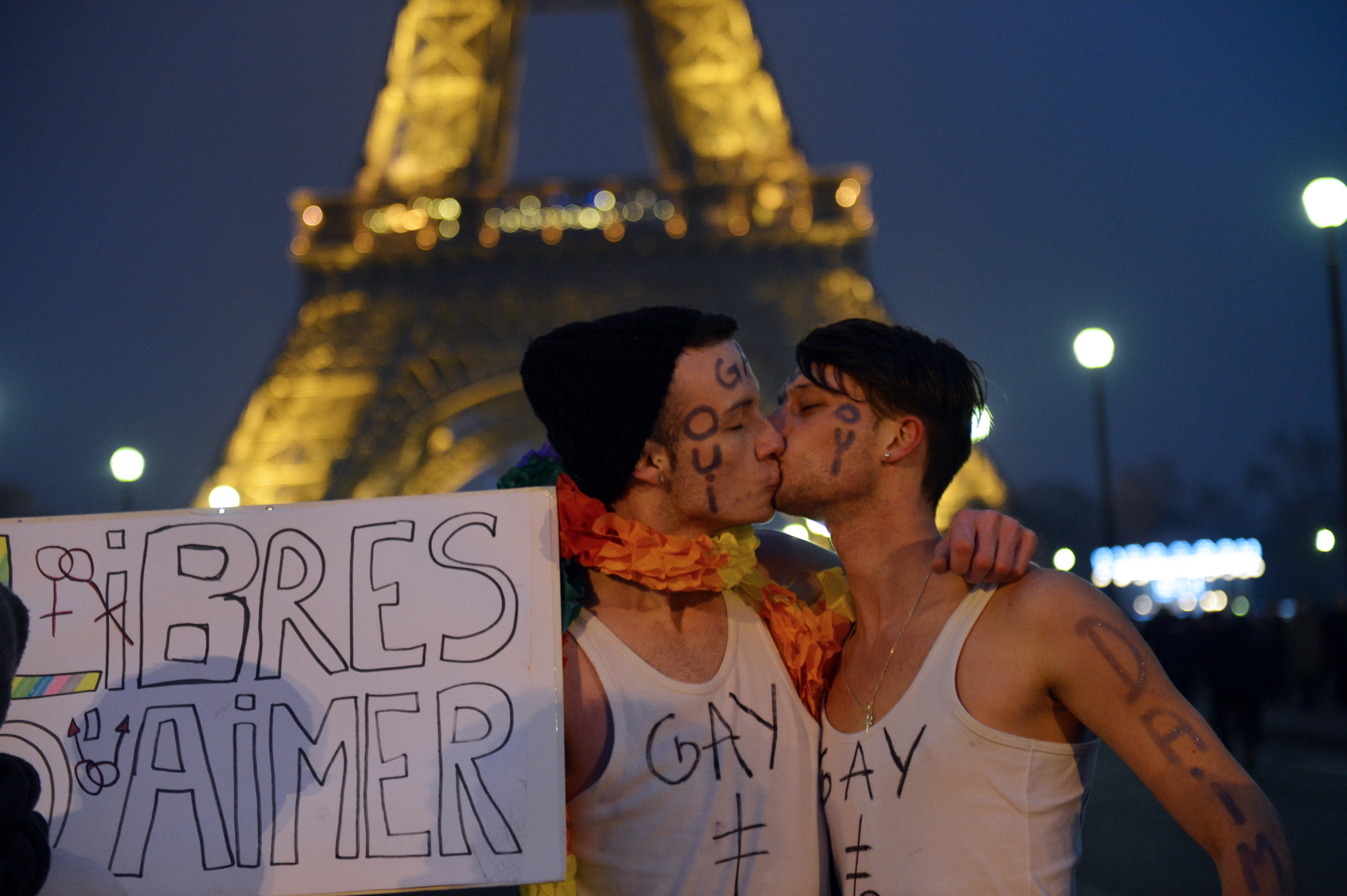 France combats anti-LGBT bullying with new school campaign