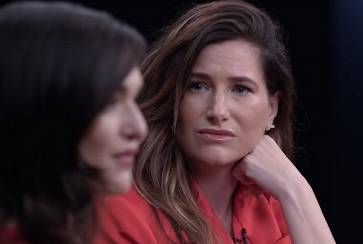 Video of Kathryn Hahn looking 'smitten' with Rachel Weisz goes viral