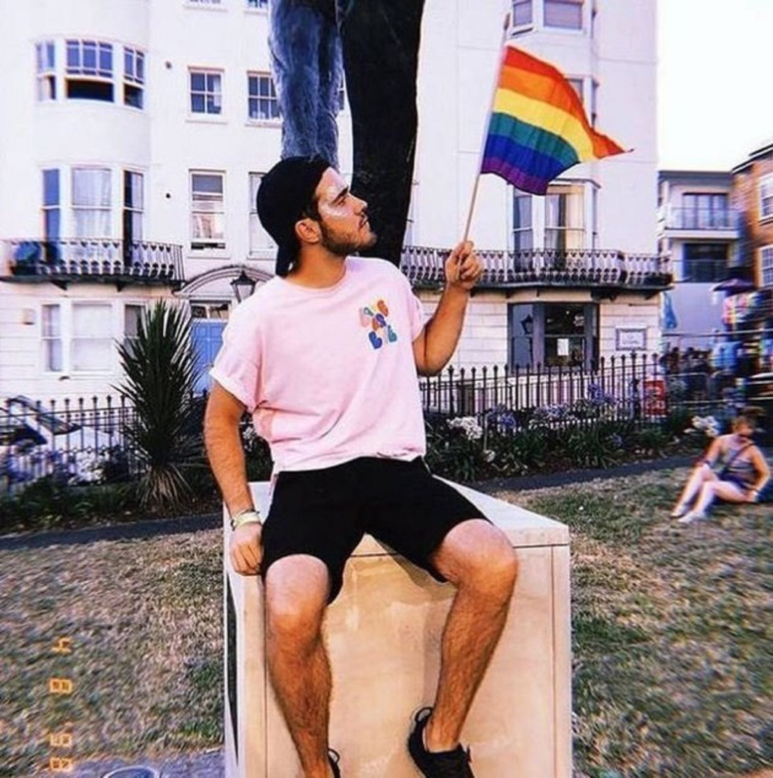 YouTube star Alfie Deyes apologises for selfie sitting on AIDS memorial