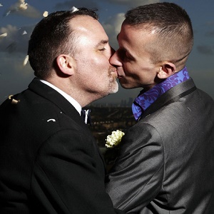 Gay Australian couple celebrate wedding with 'no' campaign marriage confetti