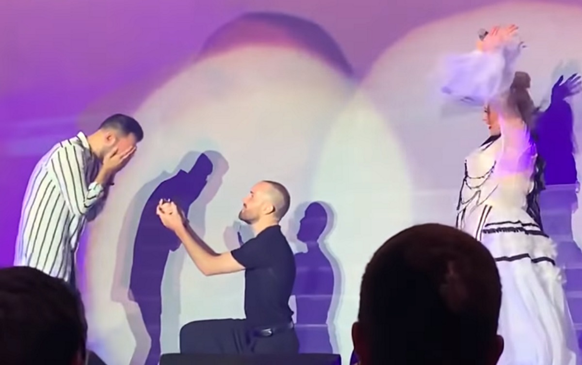 Christina Aguilera has helped a gay couple get engaged on stage at her concert