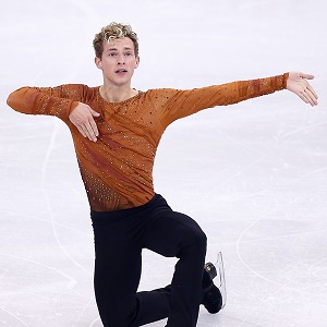 US figure skater comes out as gay