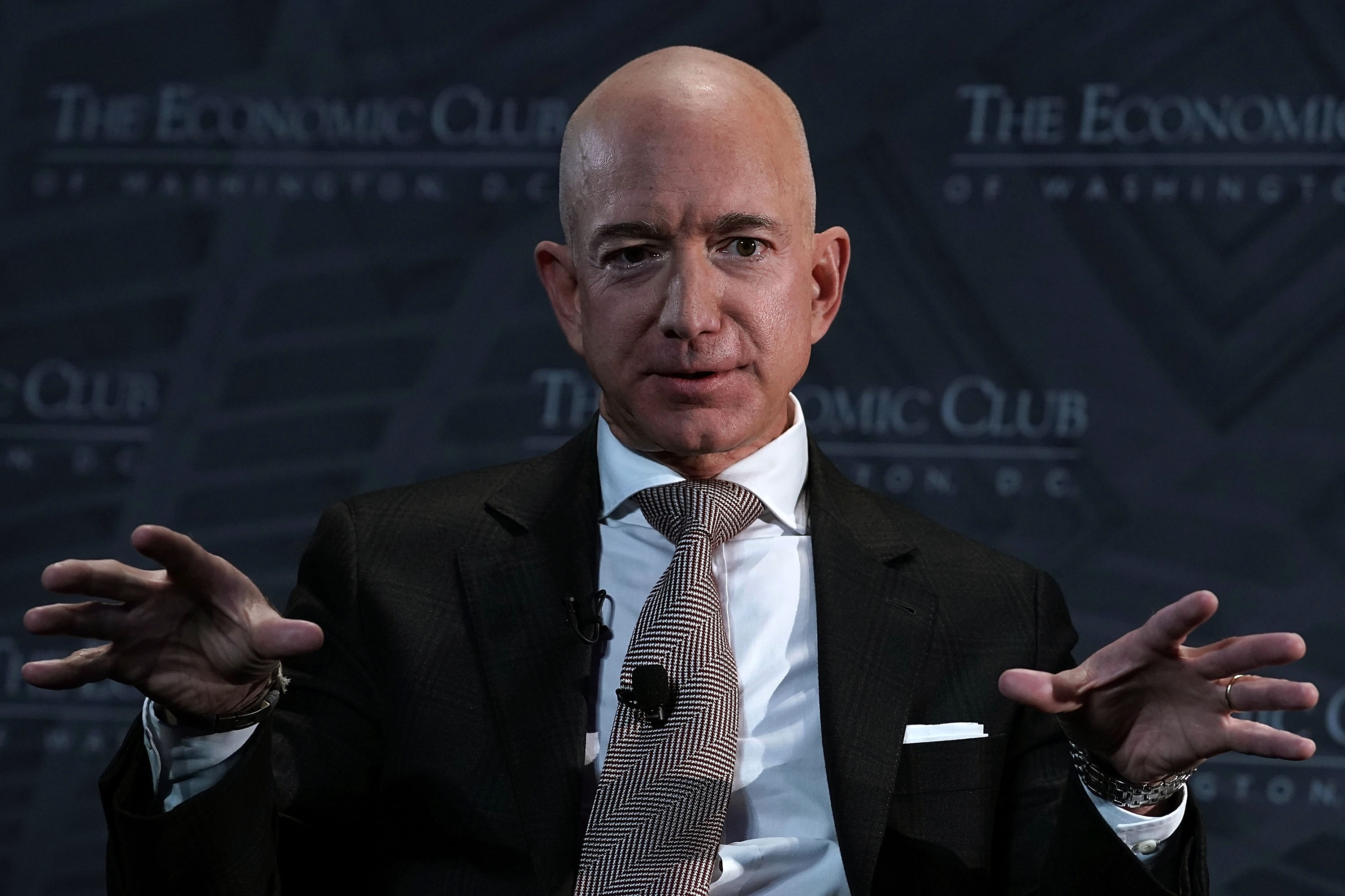 Jeff Bezos, award-winning LGBT advocate, donates $10,000 to anti-gay Republican