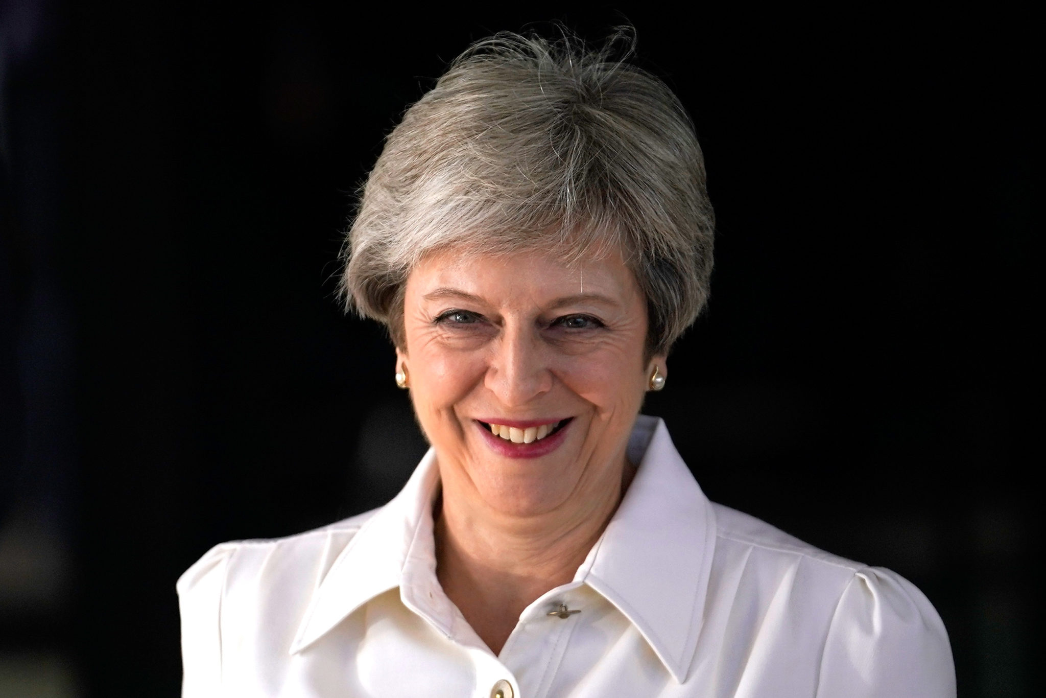 Civil partnerships to be opened to straight couples