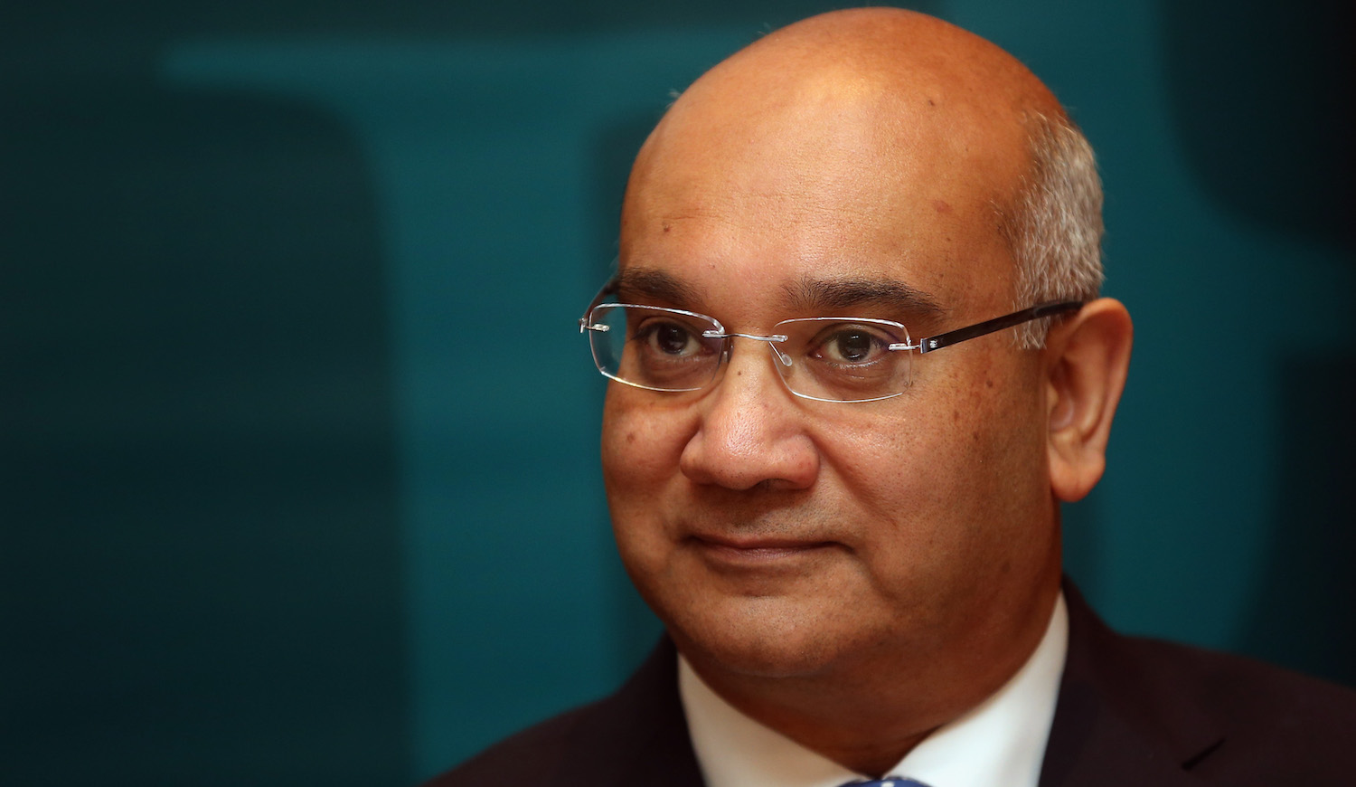 MP Keith Vaz quits Home Affairs Select Committee over claims he paid rent boys and asked for poppers
