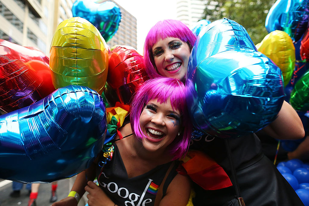 6 ridiculous mistakes people make about bisexuality that are super easy to put right – buckle up