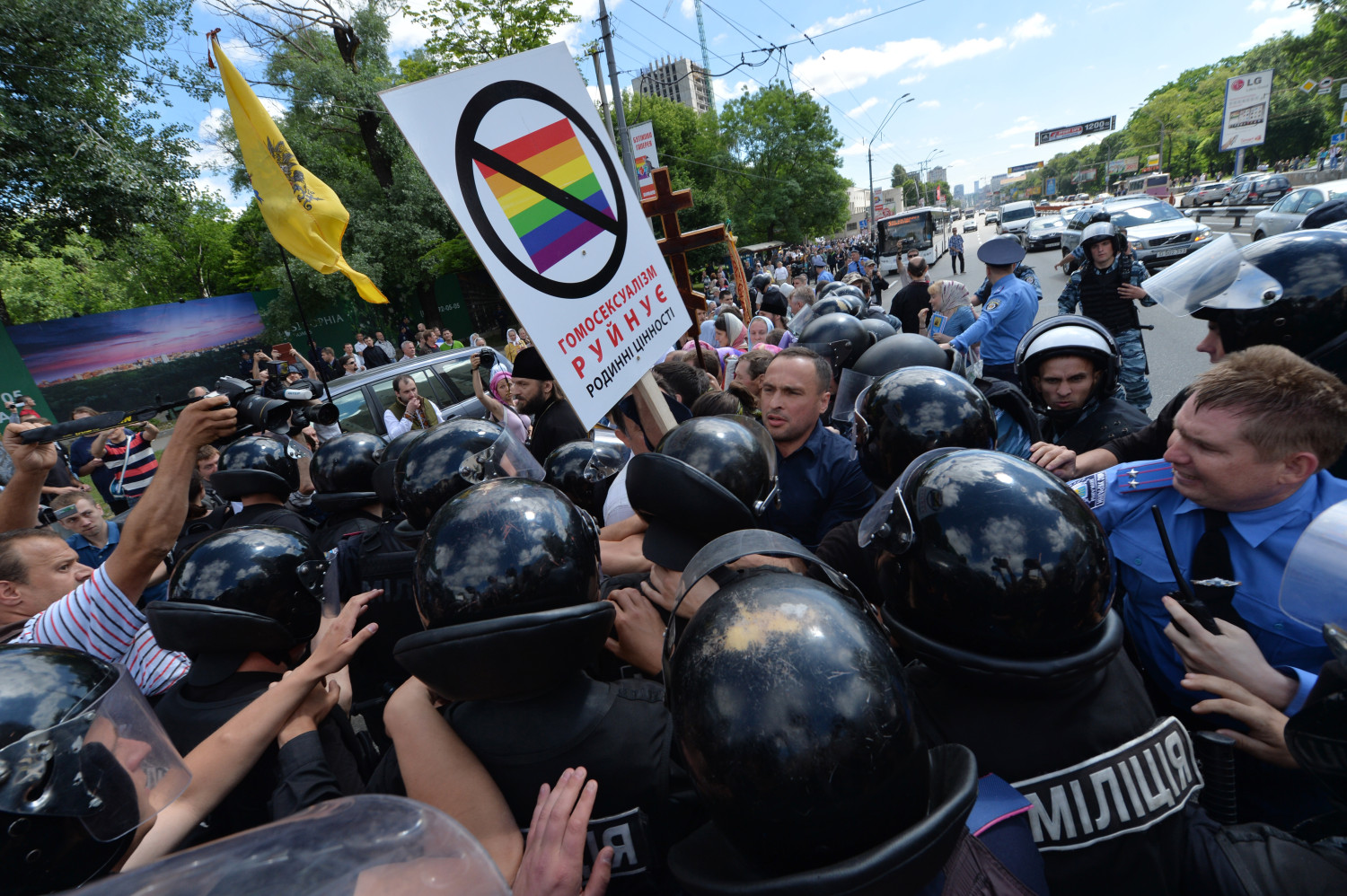 Politicians to stand with LGBT people at Kyiv Pride despite threats of 'bloodbath' by Neo-Nazi thugs