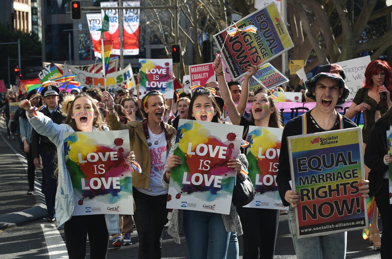 Teach your kids about same-sex marriage, say psychologists - and here's how to do it