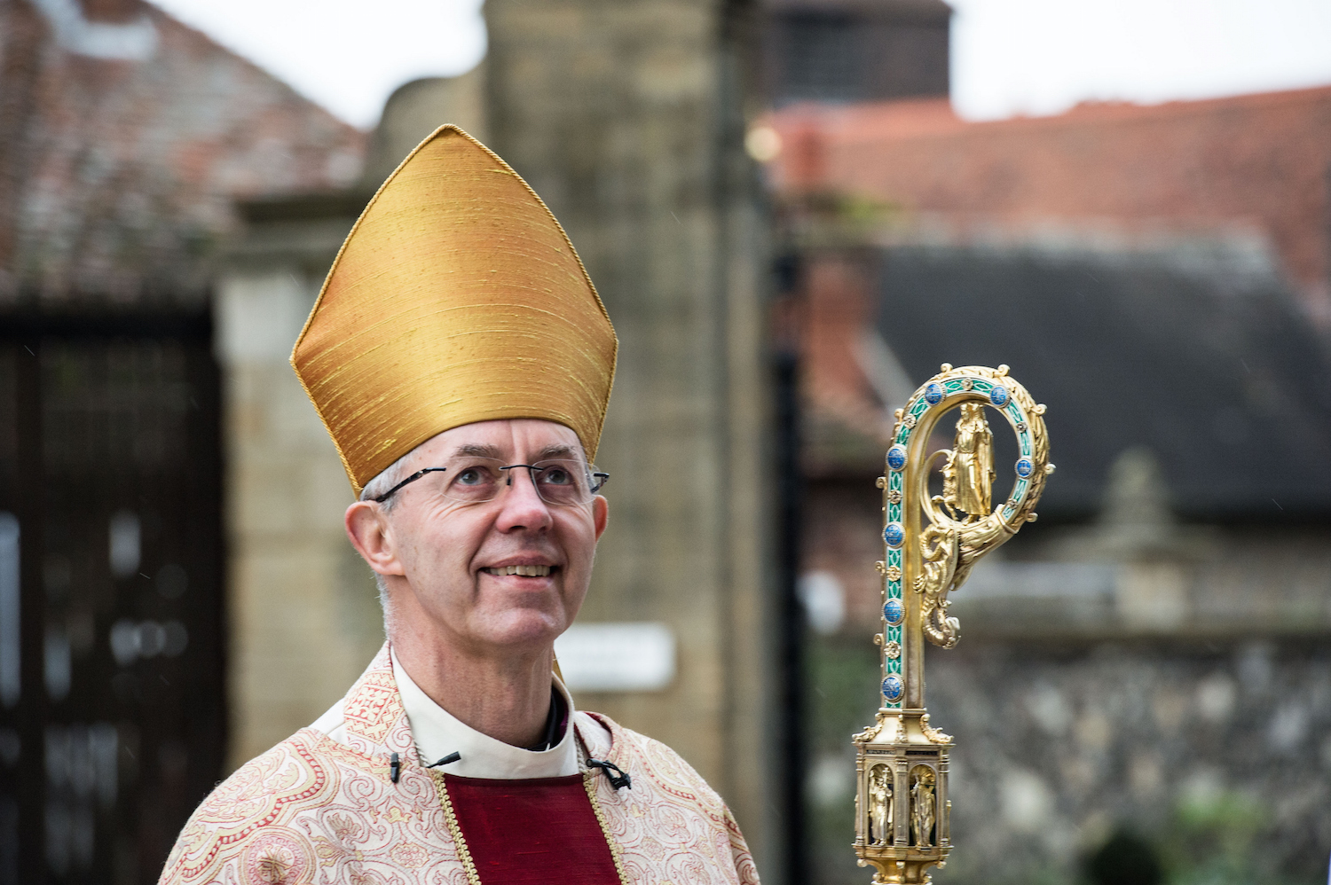 Senior Anglicans urge Church of England to 'repent' for treatment of gays