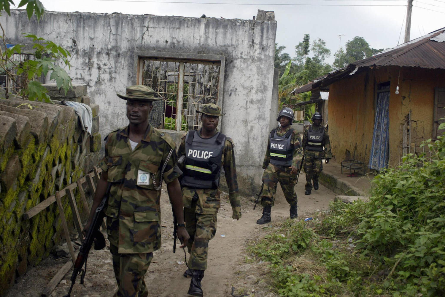 45 out of 53 arrested for illegal gay wedding in Nigeria flee prosecutors