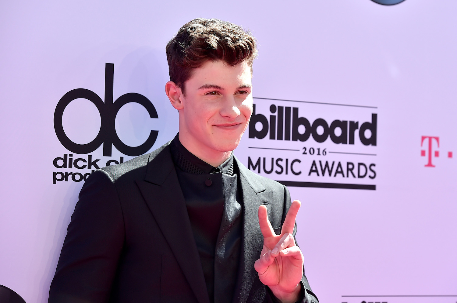 Singer Shawn Mendes has a message for people who spread rumours that he's gay