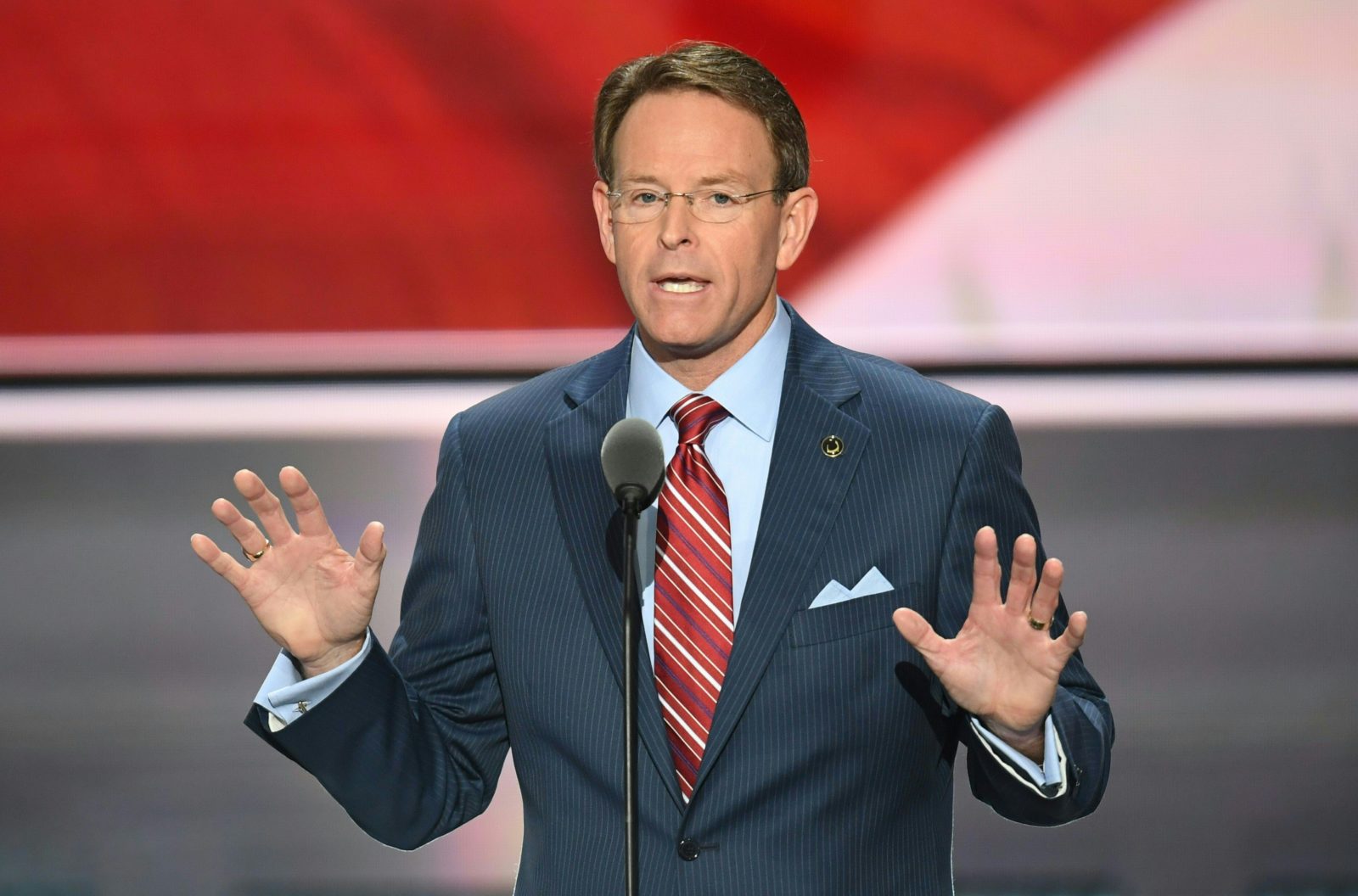 Anti-LGBT lobbyists want schools to ban gay couples from going to prom