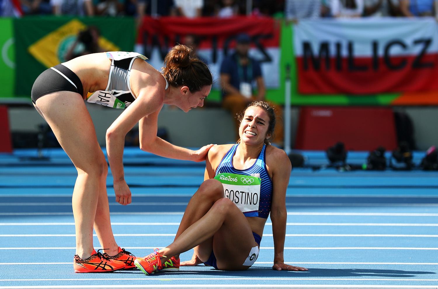 These Olympic runners from different countries were praised for doing this when they fell