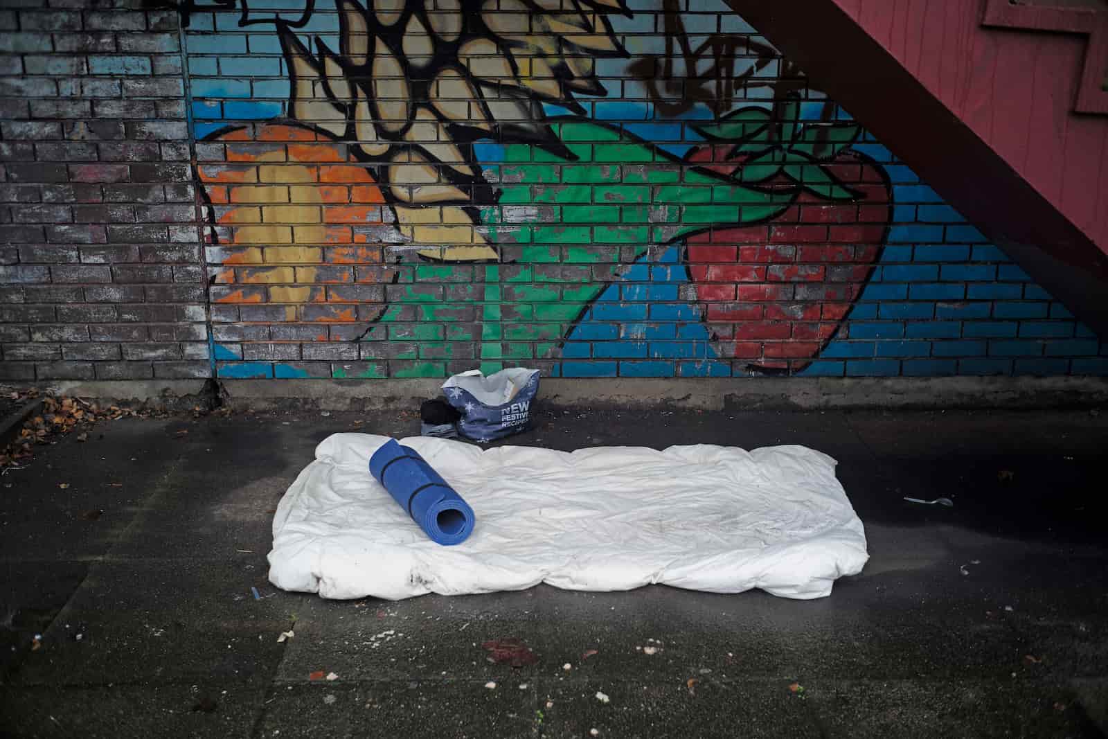 Homeless LGBT youth more likely to be sex traffic victims, studies shows