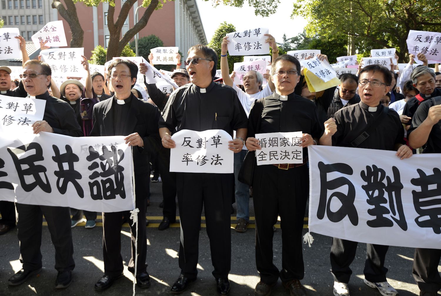 Protests gather as polls suggest opposition to same-sex marriage grows in Taiwan