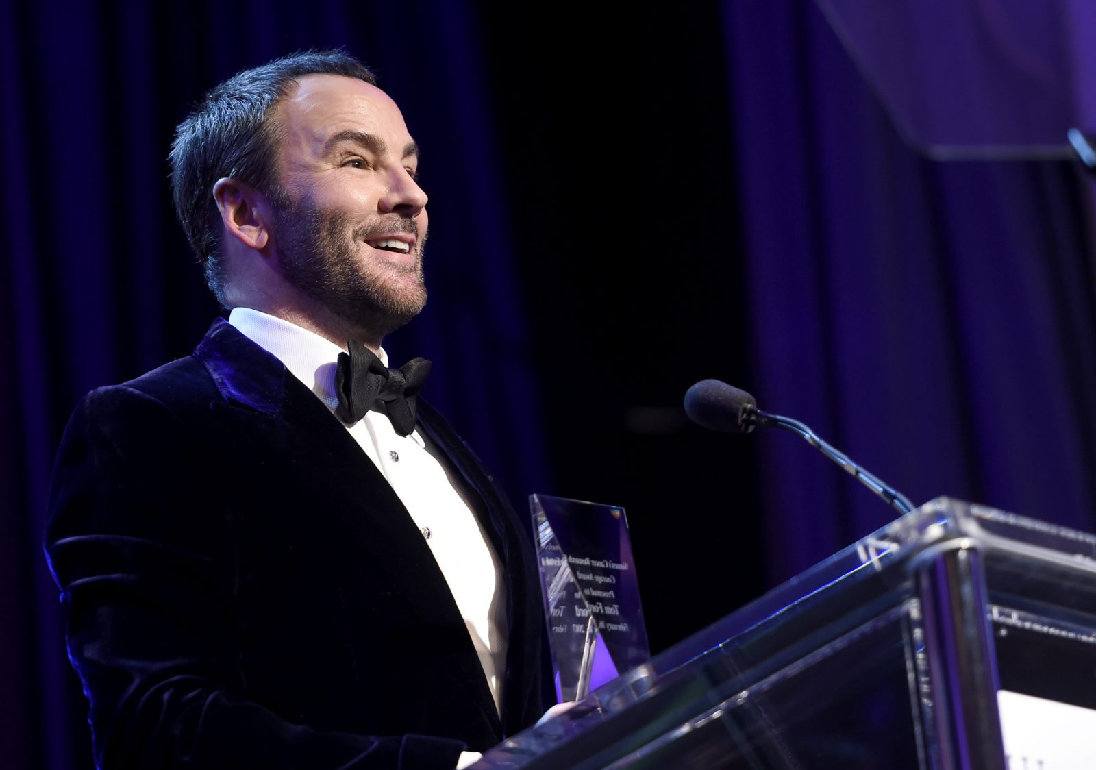 Fashion designer Tom Ford says sleeping with men 'doesn't make you gay'