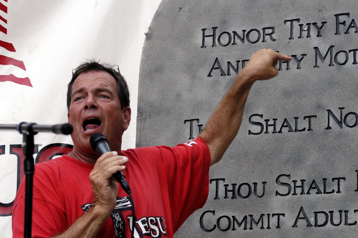 Parents have a right to pimp out their 14-year-old daughters, suggests anti-gay pastor