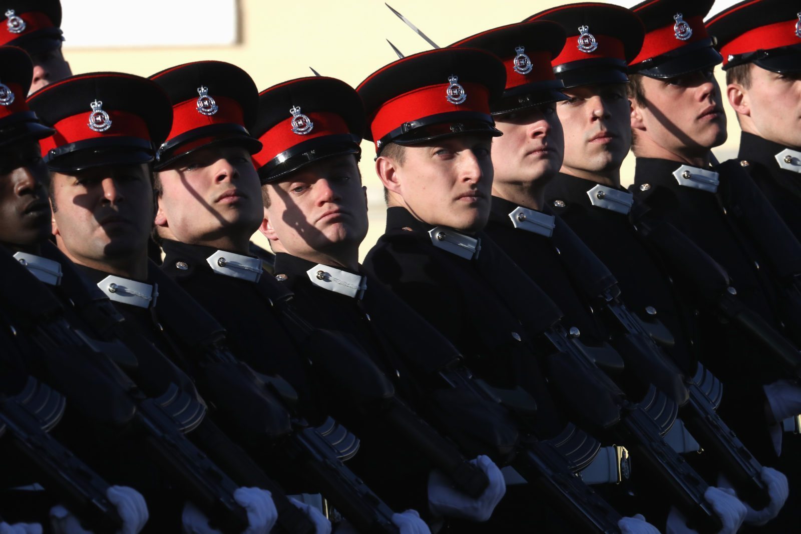 Military orders troops to use gender-neutral language