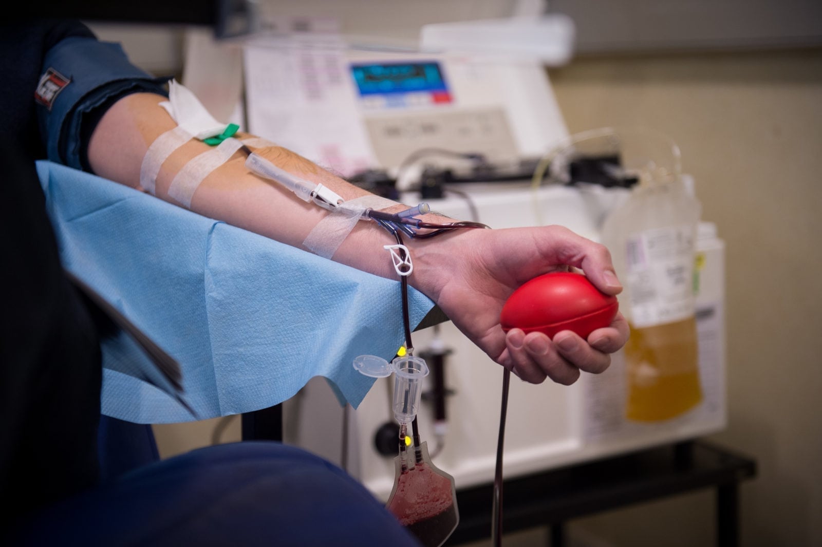Canada puts out urgent call for blood donors – but gay and bi men are still excluded