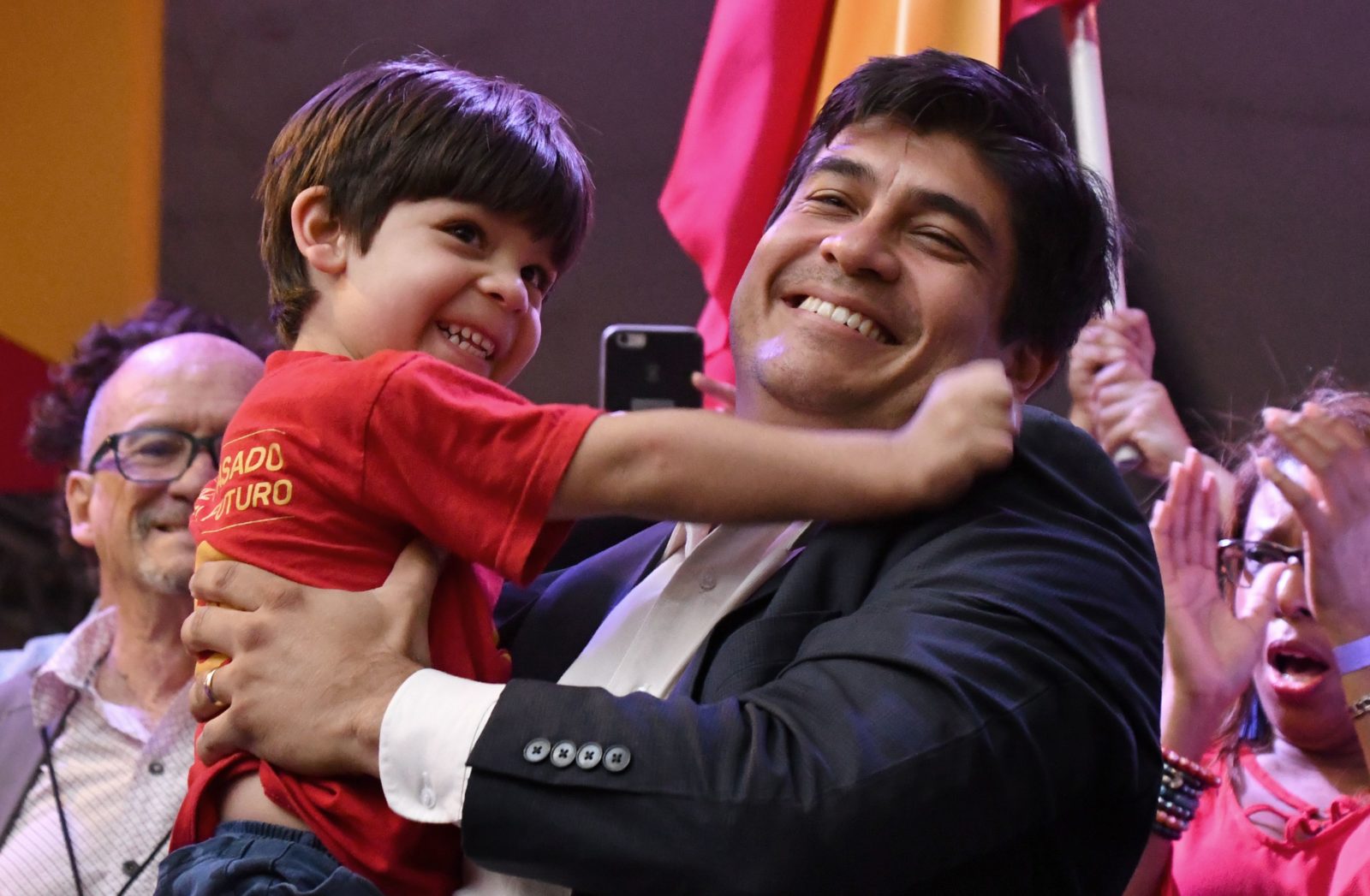 Pro-gay marriage candidate wins huge victory to become Costa Rican President