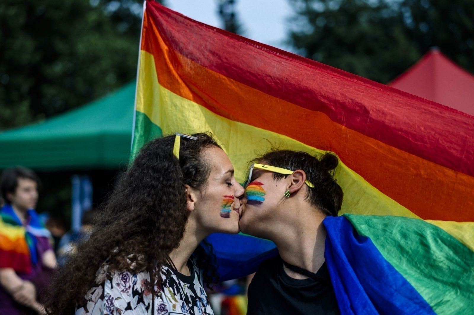 LGBT women don't feel comfortable at Pride, new study suggests