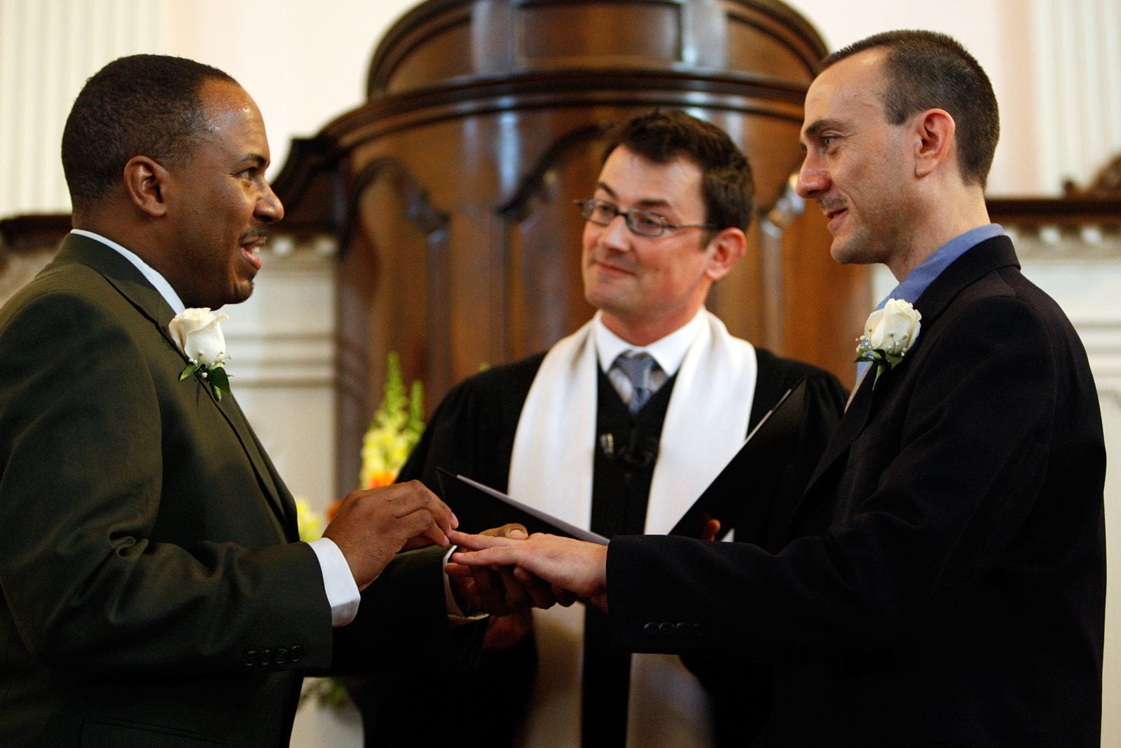 Episcopal Church allows same-sex marriage in all churches regardless of bishops' views