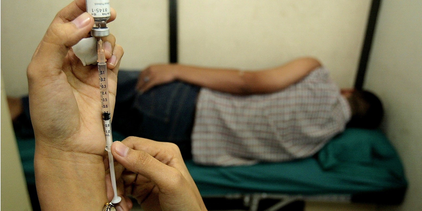 Experimental HIV vaccine to be tested in large-scale public trial in South Africa