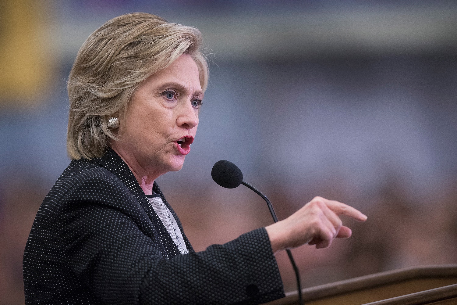 Open letter asks Clinton to do more for the 'pain caused' by her mistake on Reagans' AIDS record