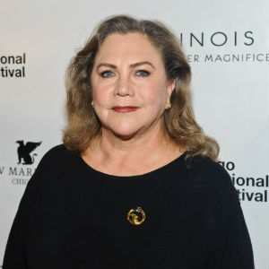Kathleen Turner to star in play about lesbians undergoing gender reassignment