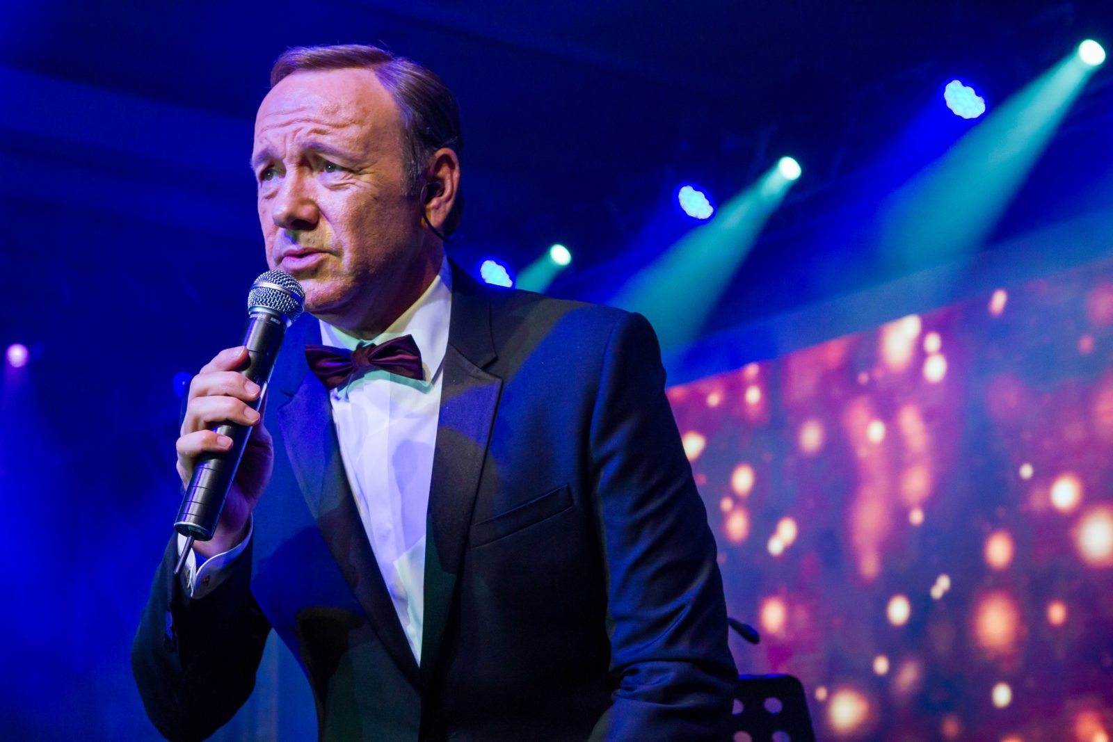 When did Kevin Spacey come out as gay and why did he lose his Emmy?