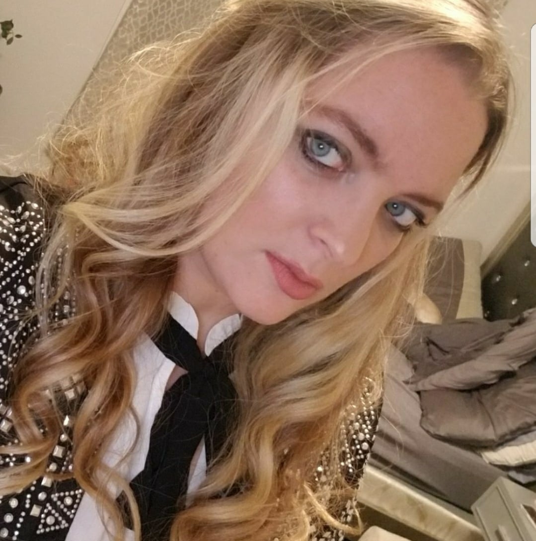 Jewish lesbian comic Leah Forster says rabbis got her shows cancelled