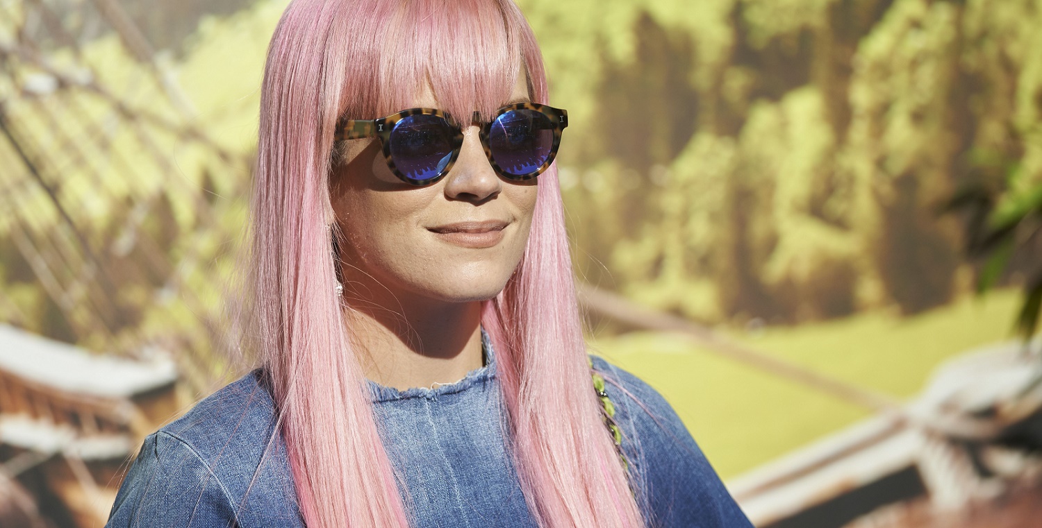 Tabloids attack Lily Allen for quoting the word 'fags'