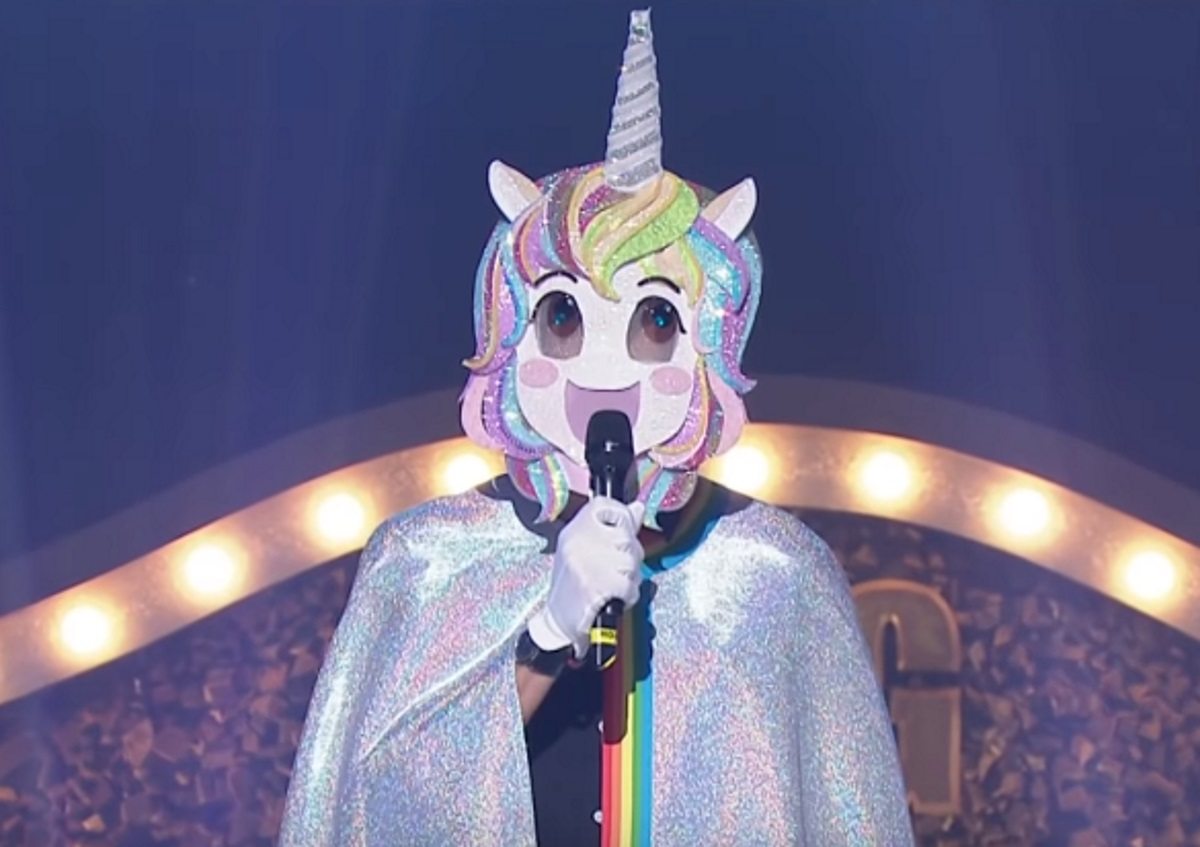 Ryan Reynolds sang Annie as a rainbow unicorn on a South Korean reality show and it was amazing