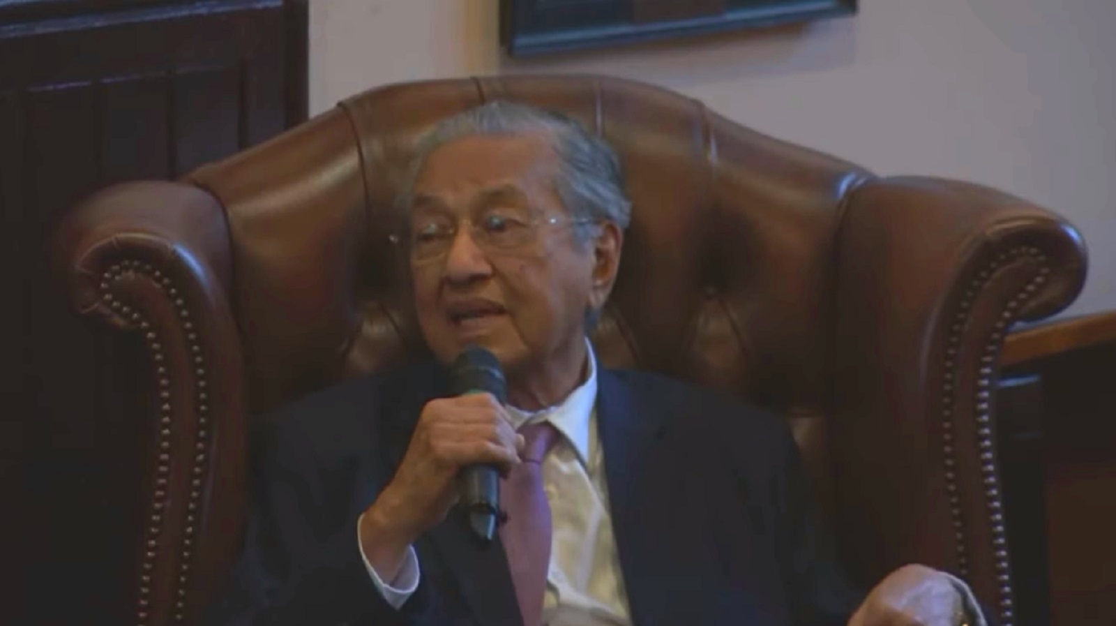 Malaysia PM Mahathir Mohamad: Gays shouldn't get married because they can't have kids