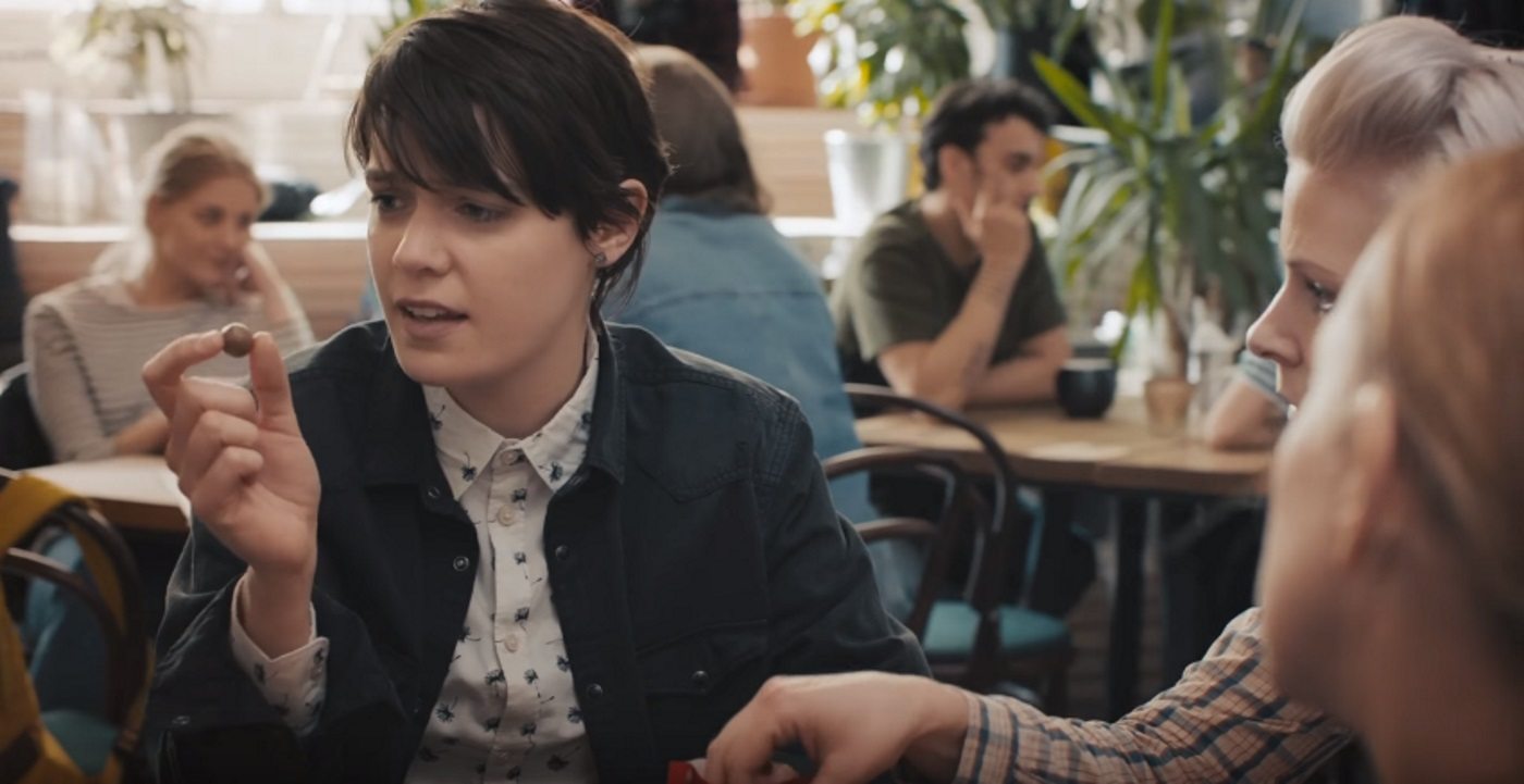 New Maltesers advert features hilarious discussion about lesbian dating