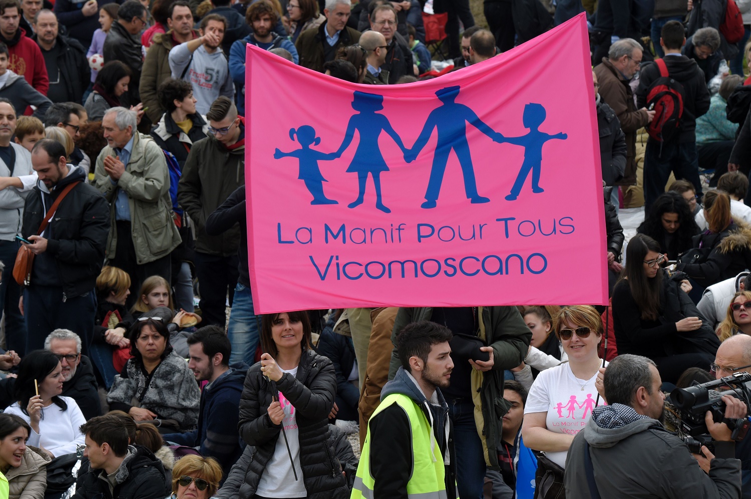 Gays 'compared to Nazis' at mass rally against Italy's civil union bill