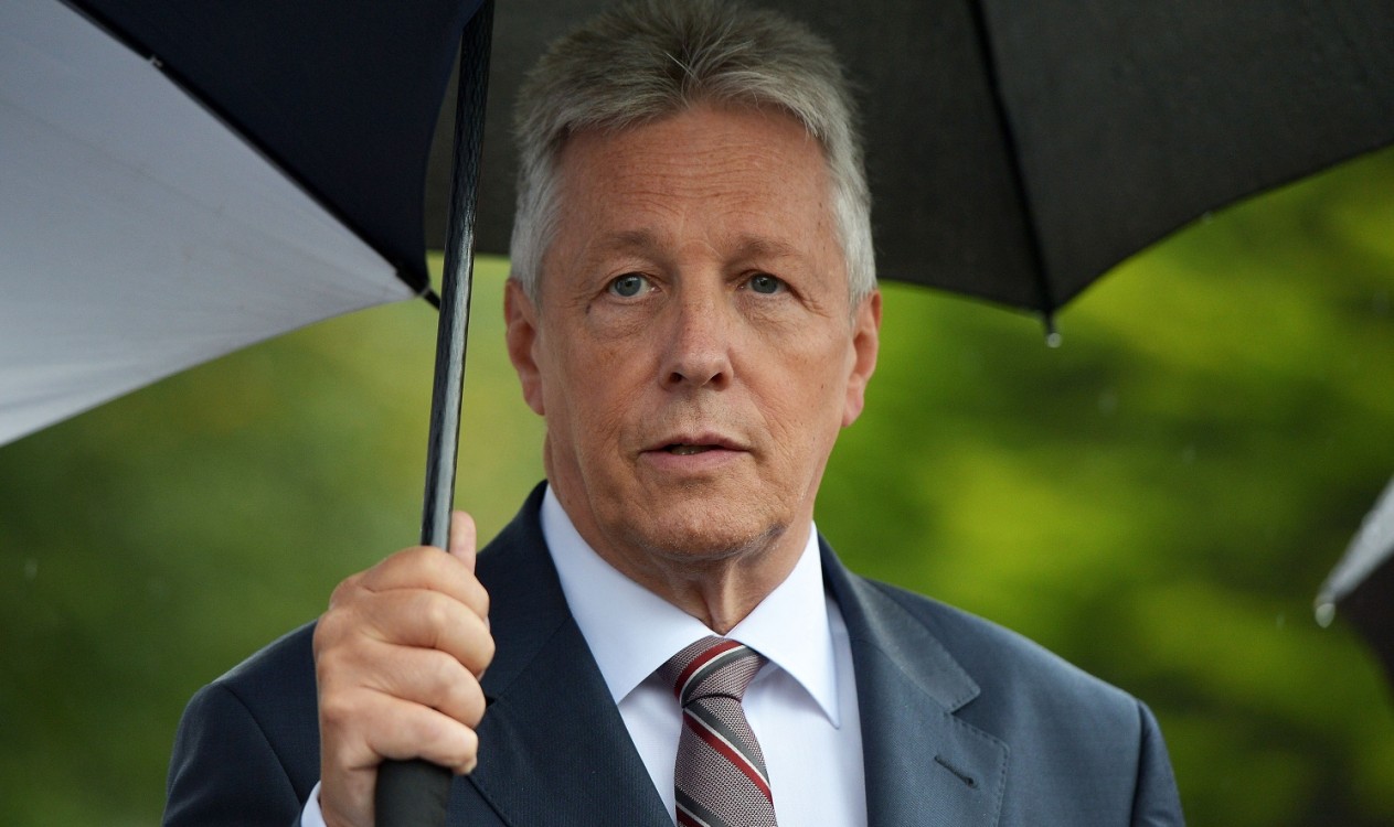 Northern Ireland's anti-gay marriage DUP leader is stepping down