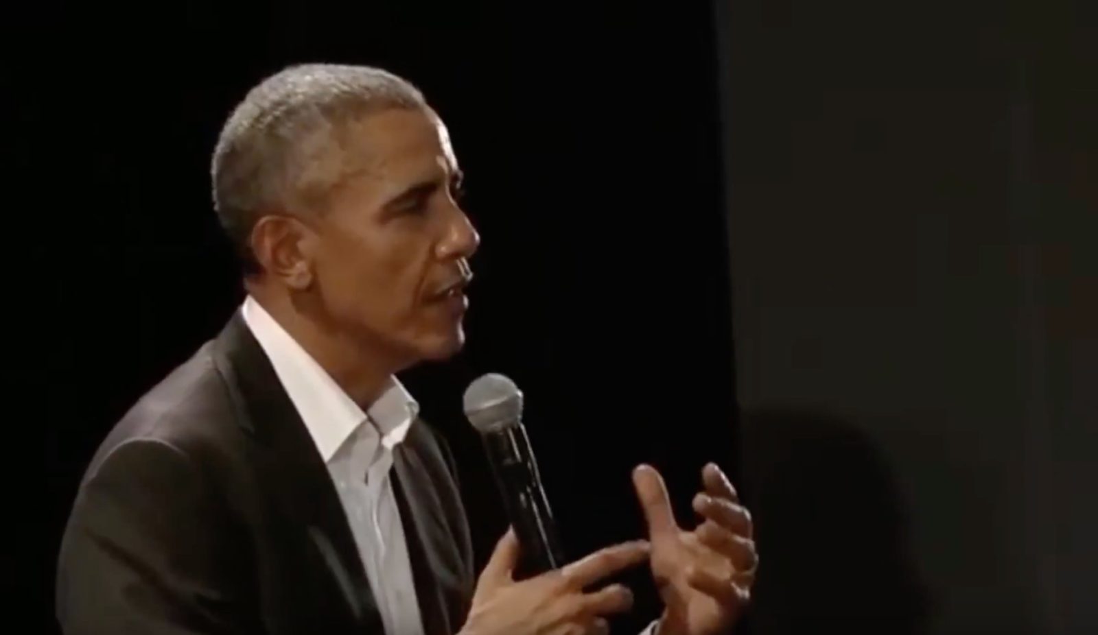 Barack Obama gave an inspiring reply to this transgender activist's question