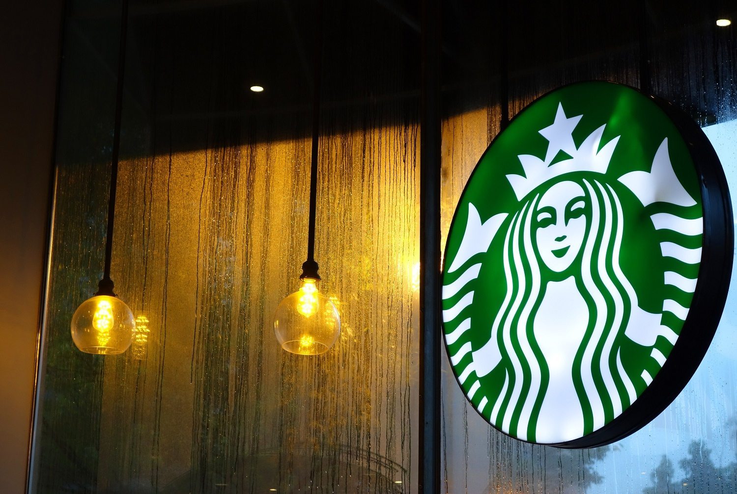 Starbucks to pay for all transgender staff's surgeries