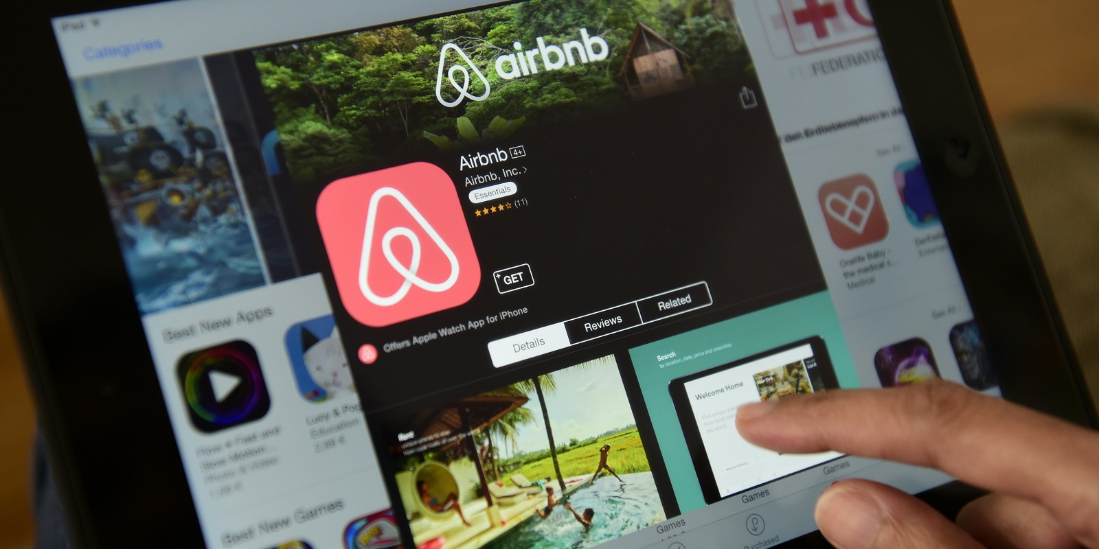 Airbnb forces all users to sign anti-discrimination pledge after 'no gays' incidents