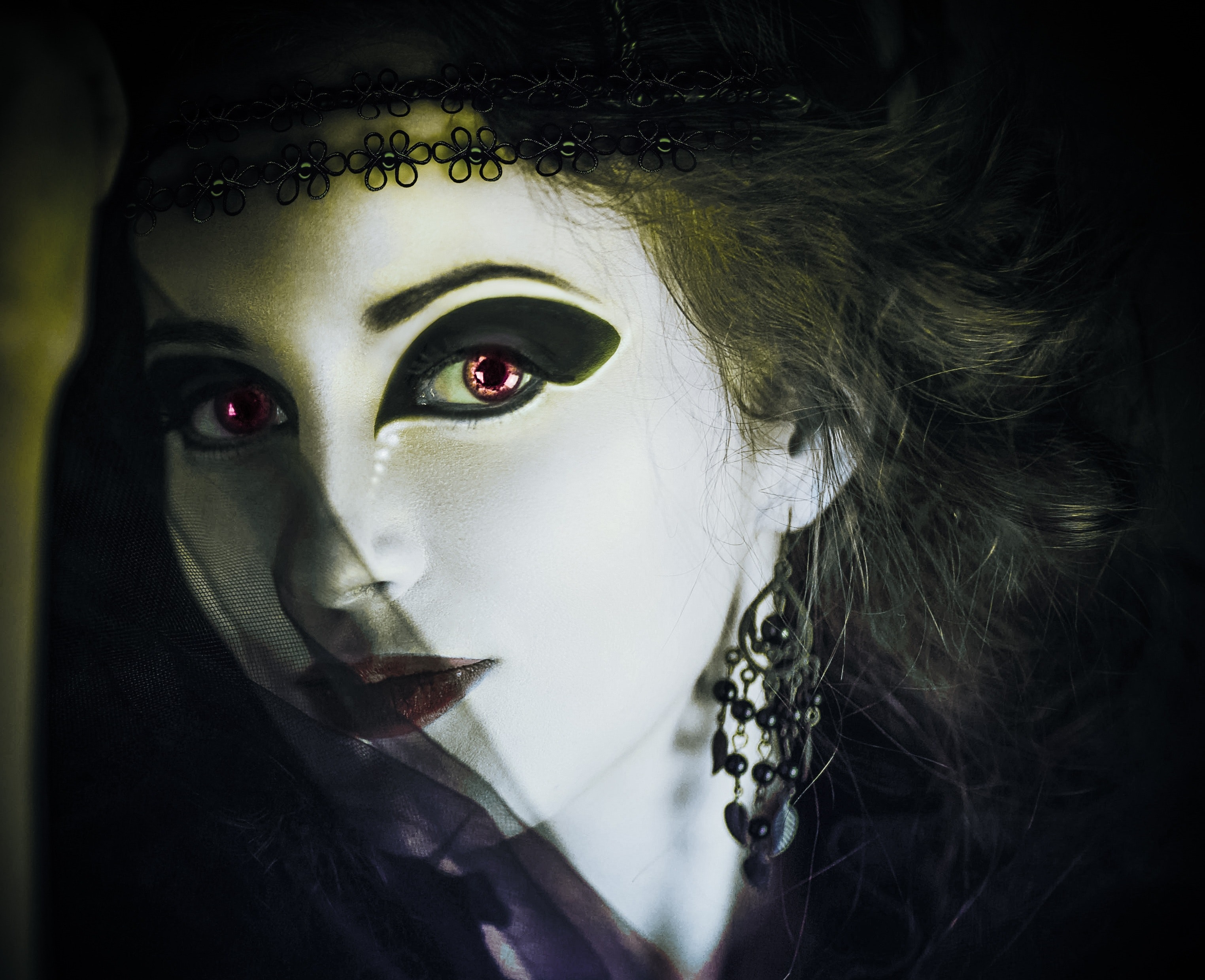 A scary amount of LGBT women and non-binary folks report seeing a ghost